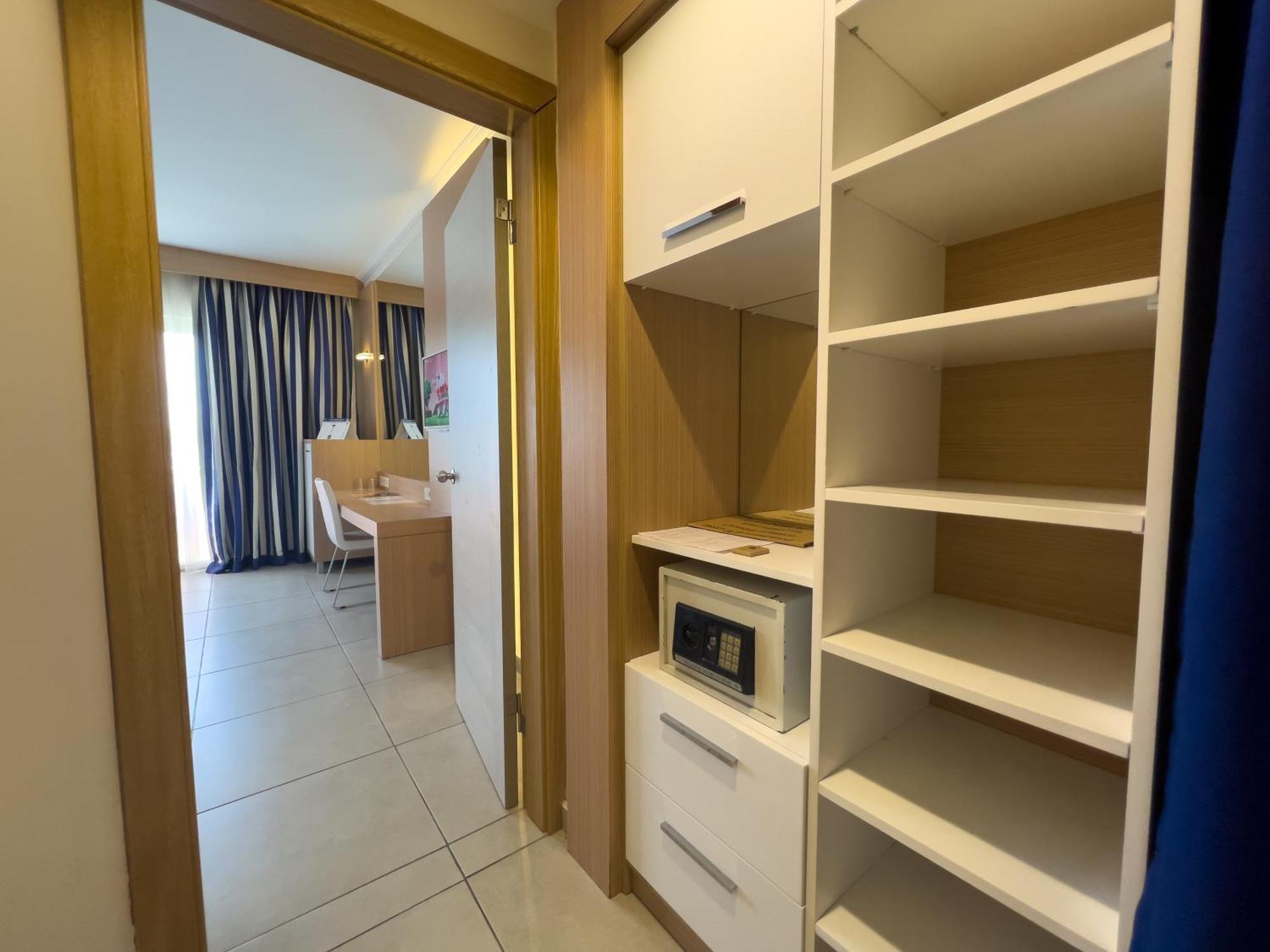 Aqi Pegasos World Hotell Side Eksteriør bilde